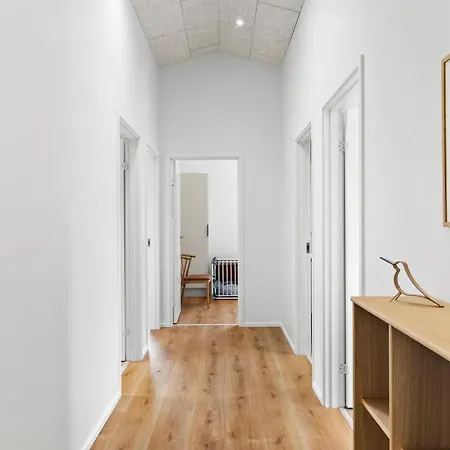 6 Bedroom Cozy In *